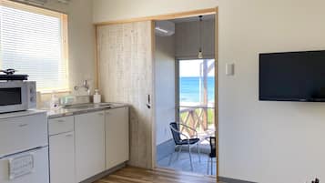 Room, Terrace (E, Public shower) | Private kitchen | Mini-fridge, microwave, cookware/dishes/utensils