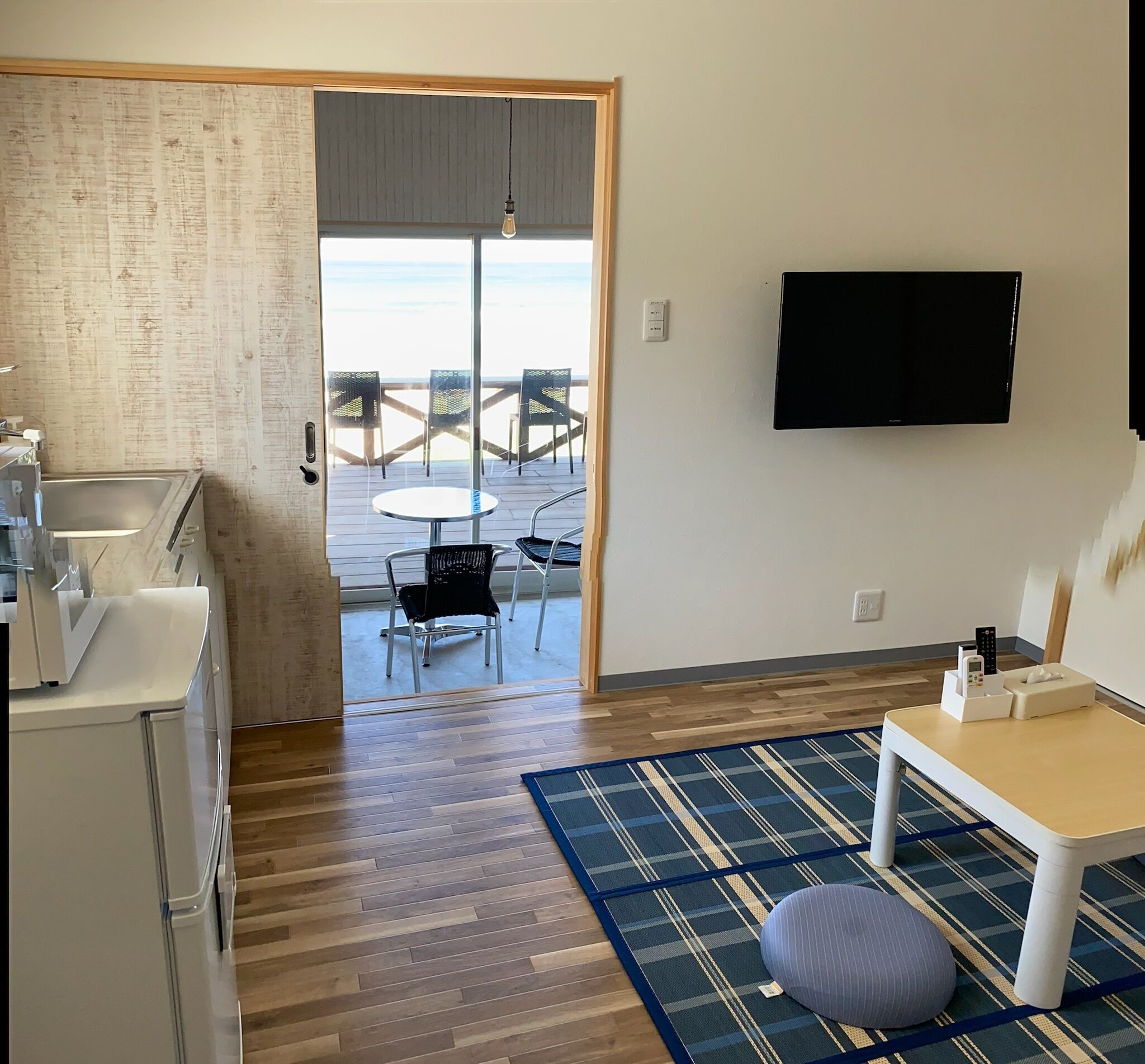 room, terrace (e, public shower) | 1 bedroom