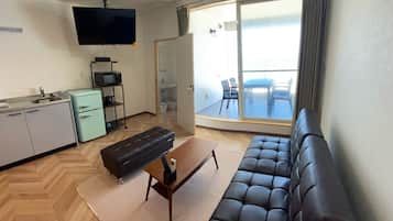 Room, Balcony (P) | 1 bedroom