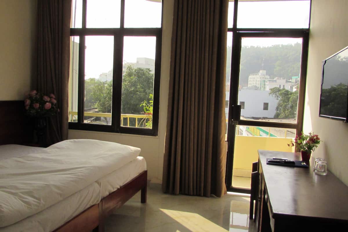 Deluxe Double or Twin Room | Minibar, in-room safe, desk, free WiFi