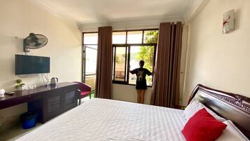 Deluxe Double or Twin Room | Minibar, in-room safe, desk, free WiFi