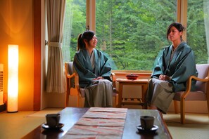 Coffres-forts dans les chambres, bureau, chambres insonorisées