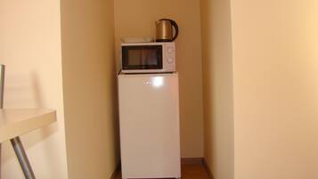 Twin Room | Mini-refrigerator