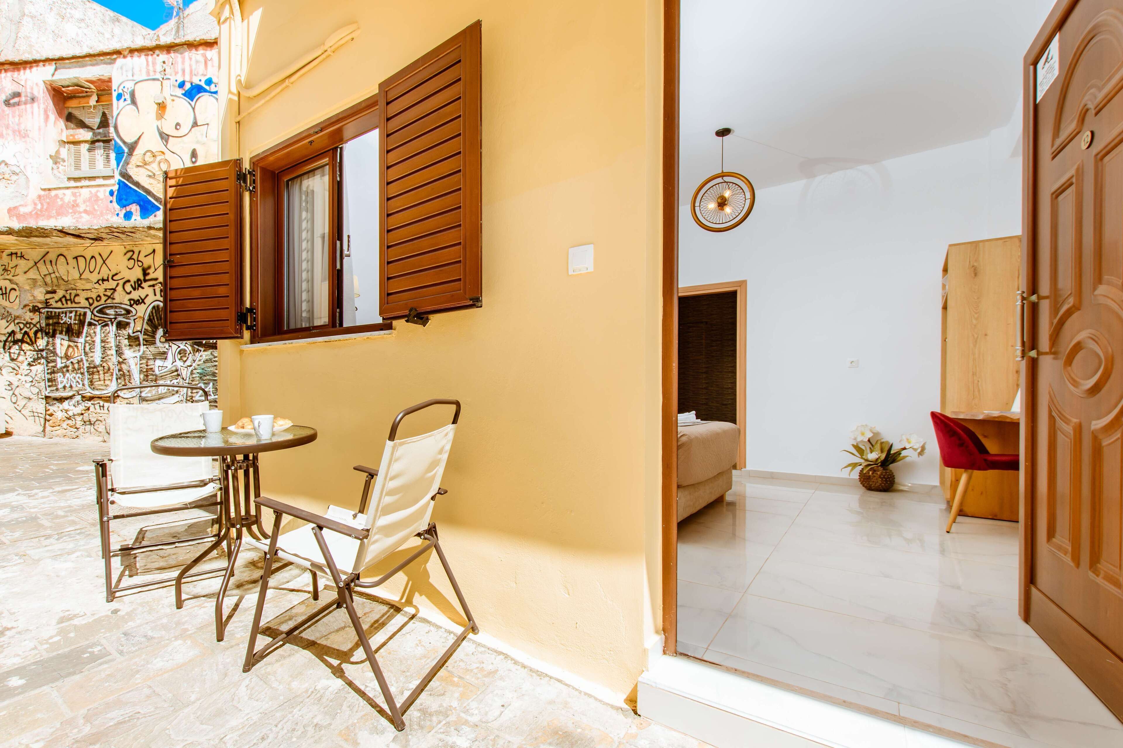 Photo - Deluxe Hotel