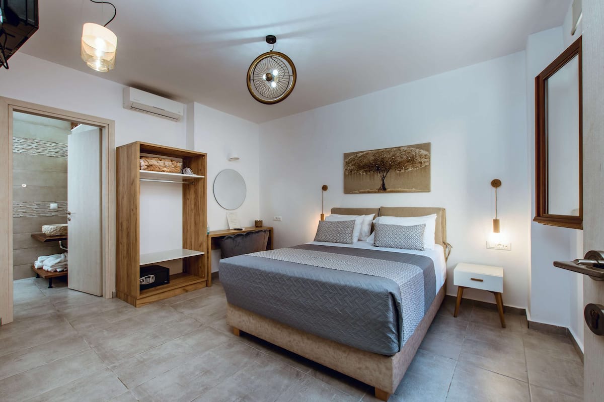 Habitación doble (Ground Floor) | Escritorio, insonorización, tabla de planchar con plancha y wifi gratis
