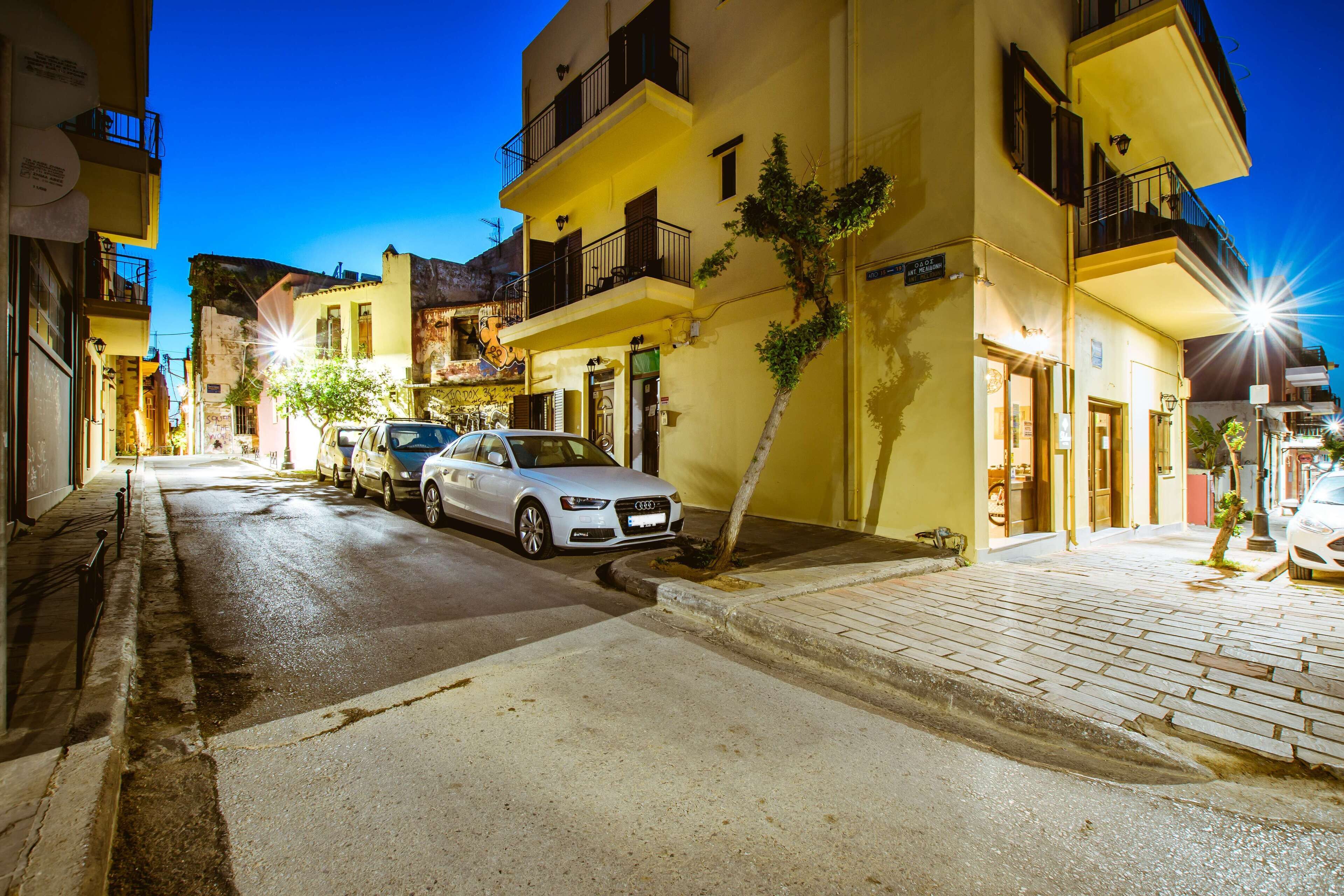 Photo - Deluxe Hotel