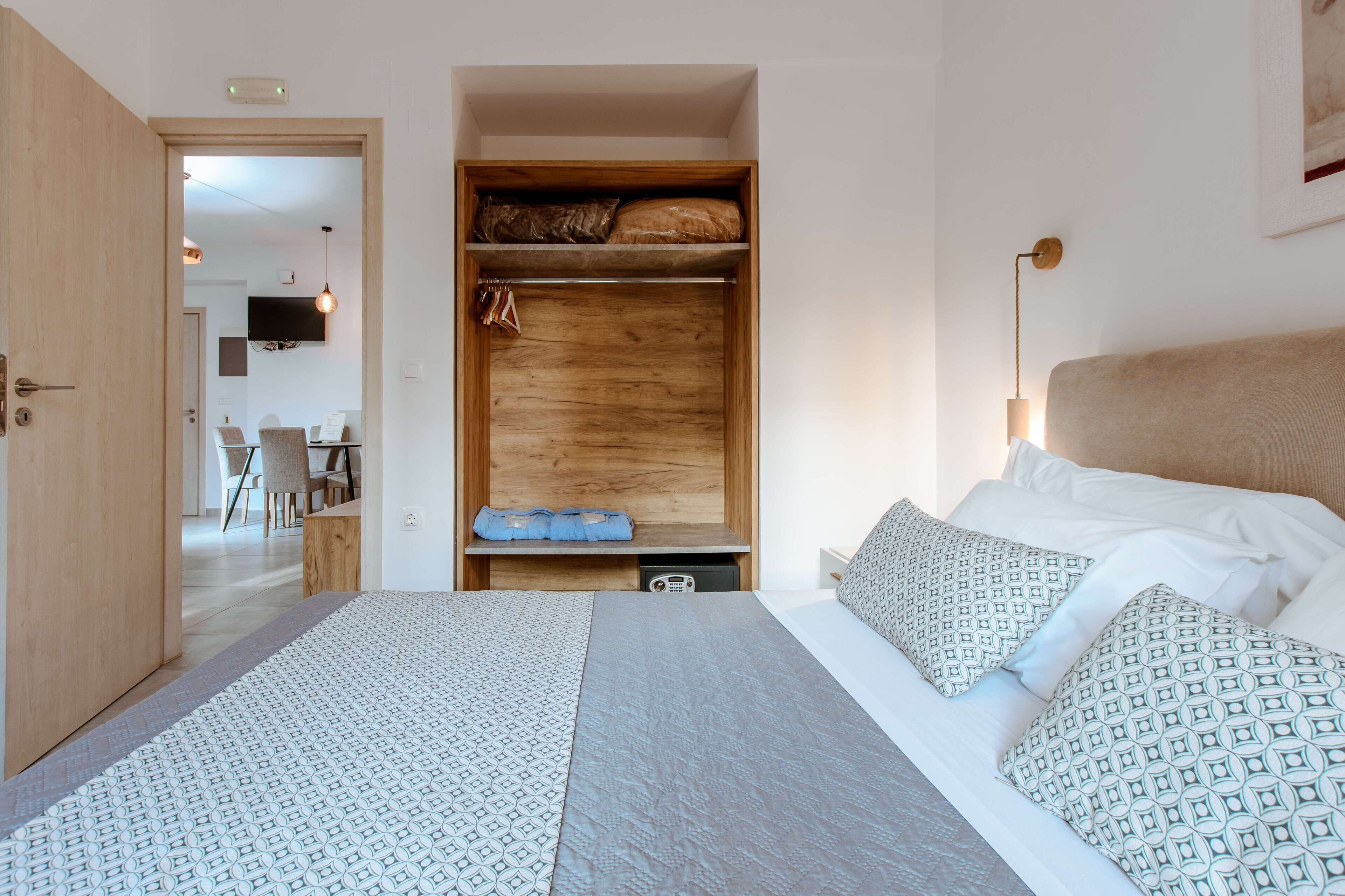 Photo - Deluxe Hotel