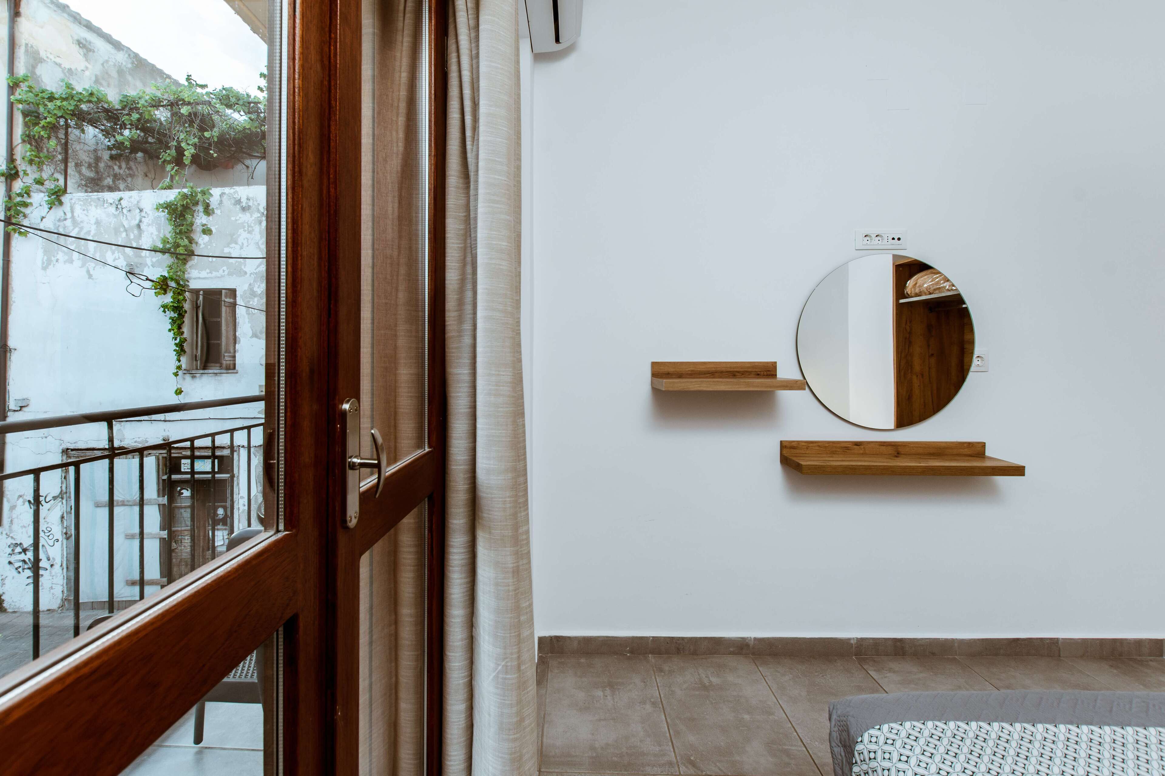 Photo - Deluxe Hotel