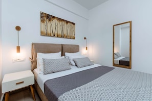 Family Apartment | Desk, soundproofing, iron/ironing board, free WiFi - Deluxe Hotel (Chania)