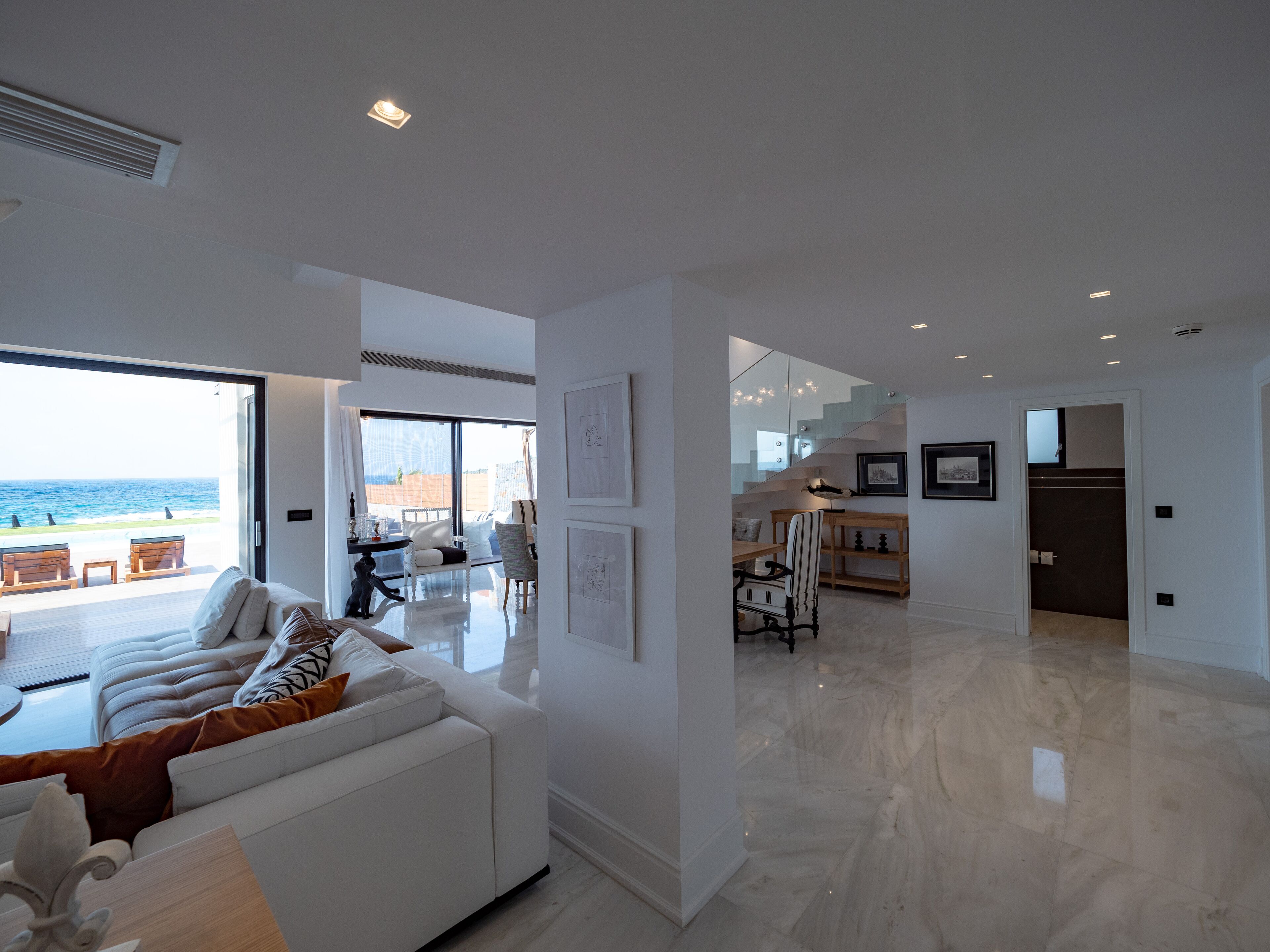 royal villa | premium bedding, minibar, in-room safe, individually decorated