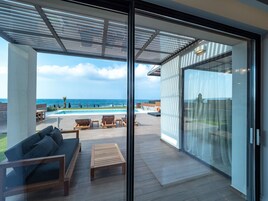 Royal Villa | Exterior