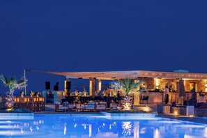 4 restaurants, breakfast, lunch served; local and international cuisine  - Abaton Island Resort & Spa (Hersonissos)
