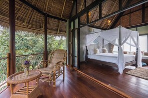 Desk, blackout drapes, rollaway beds - Orchard Pa La U (Kaeng Krachan)