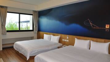 Comfort Room, 2 Queen Beds, Mountain View (203) | Free minibar, desk, blackout drapes, soundproofing