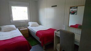 Twin Room | Desk, blackout curtains, free WiFi, bed sheets - Drive-in Motell (Mjolby)