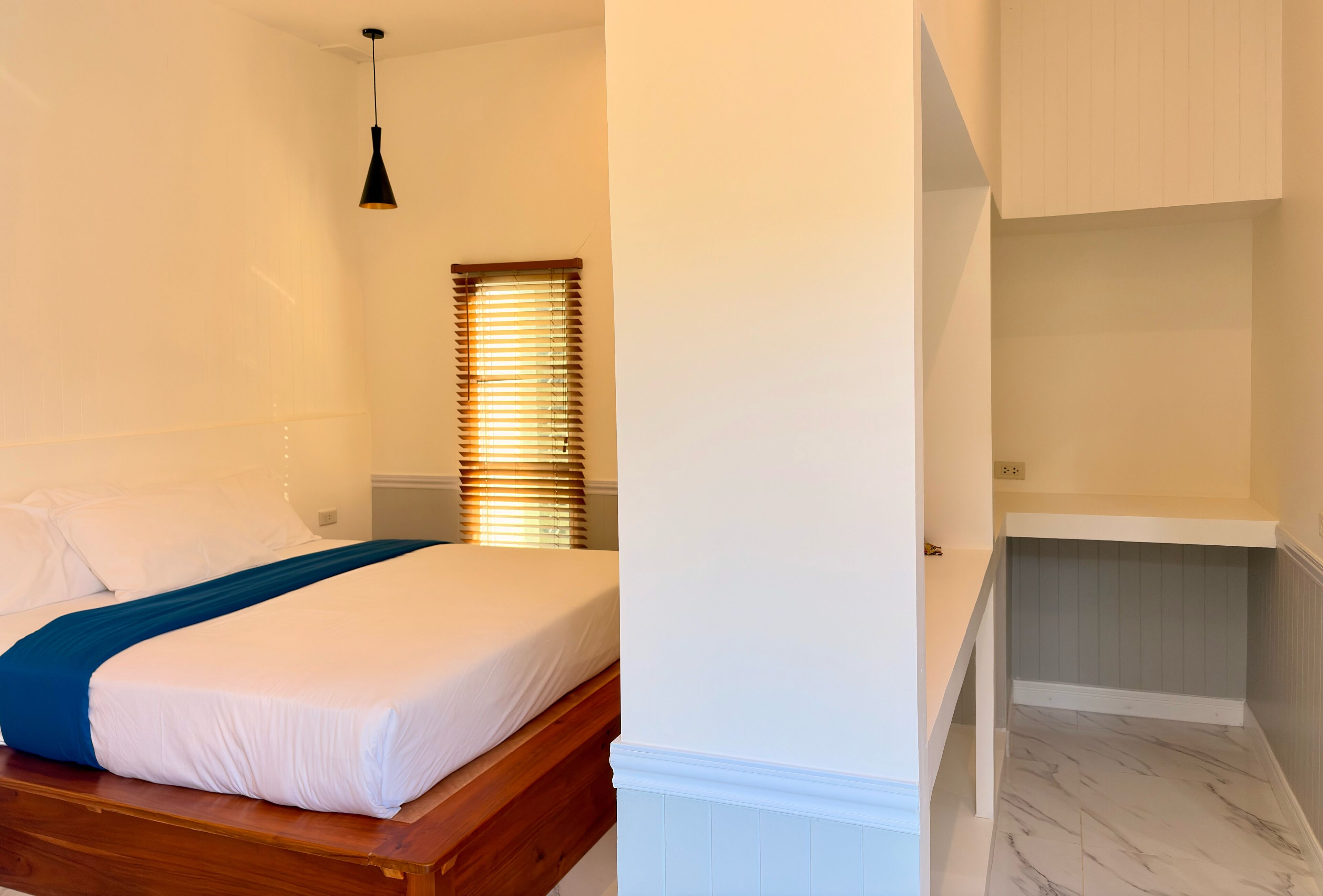 Perusstudio, 1 suuri parisänky | Minibaari, ilmainen Wi-Fi, vuodevaatteet