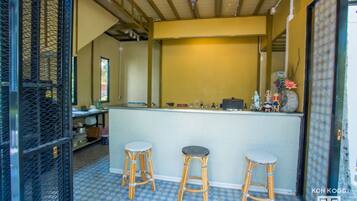 Bar (en el alojamiento)