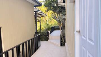 Courtyard Standard Room | Terrace/patio