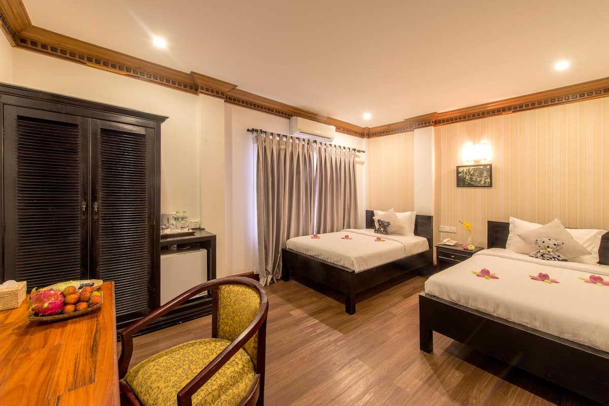 Minibar, in-room safe, desk, blackout curtains