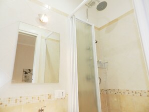 Leilighet, 2 soverom | Dusj på badet