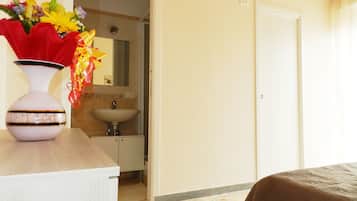 Apartment, 2 Schlafzimmer | 2 Schlafzimmer, Schreibtisch, Bügeleisen/Bügelbrett, kostenloses WLAN