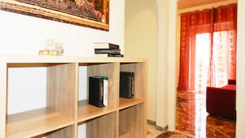 Apartment, 2Â Schlafzimmer | Wohnbereich | Flachbildfernseher