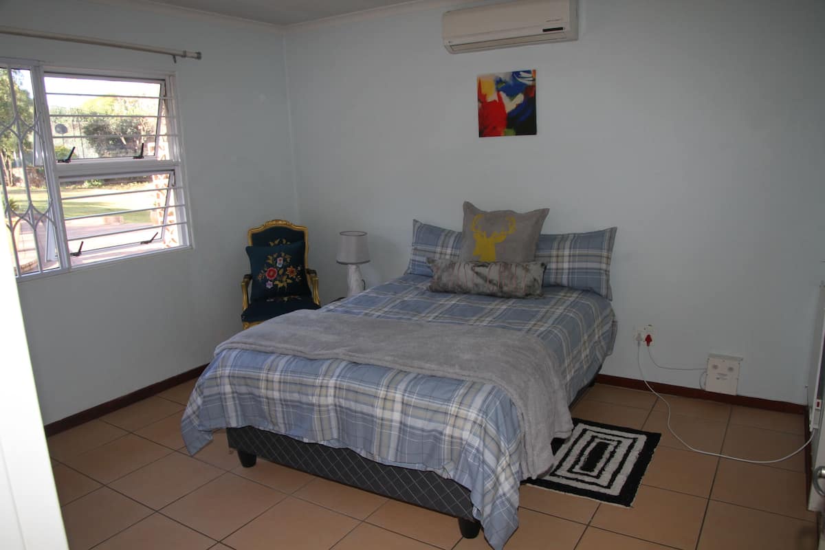 1 bedroom, premium bedding, in-room safe, desk