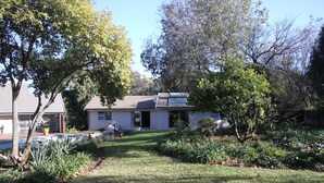 Property grounds - Private Cottages (Sandton)