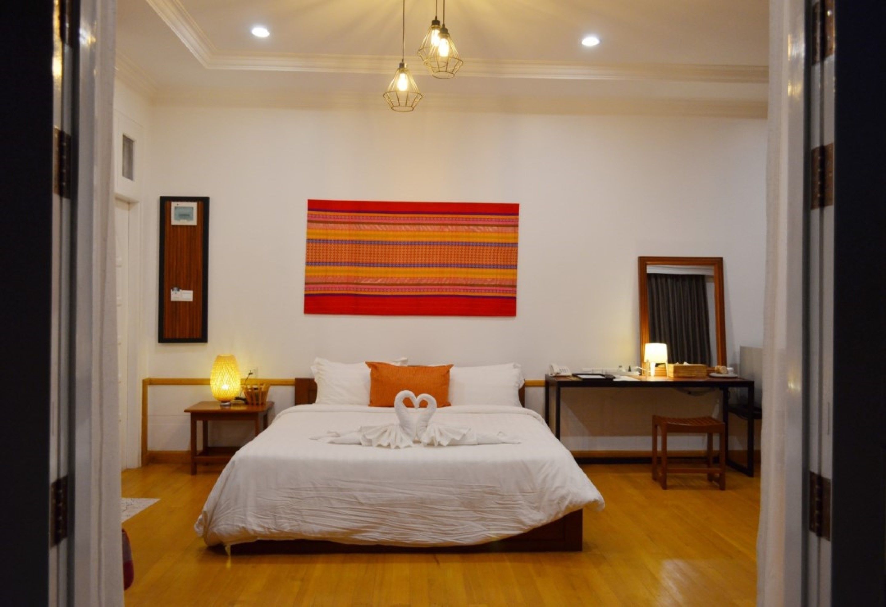 Sunrise Suite | Minibar, desk, free WiFi