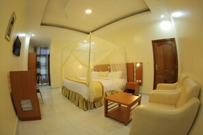 In-room safe, desk, iron/ironing board, free WiFi - Fatima Hotel (Muhoza)