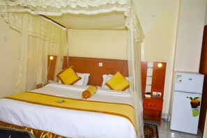 1 bedroom, in-room safe, desk, iron/ironing board