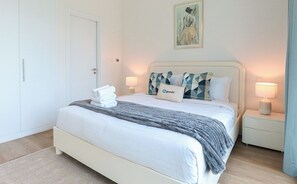 Design Apartment, 1 Bedroom | Individually decorated, individually furnished, desk, iron/ironing board - HiGuests - Bay central (Dubai)