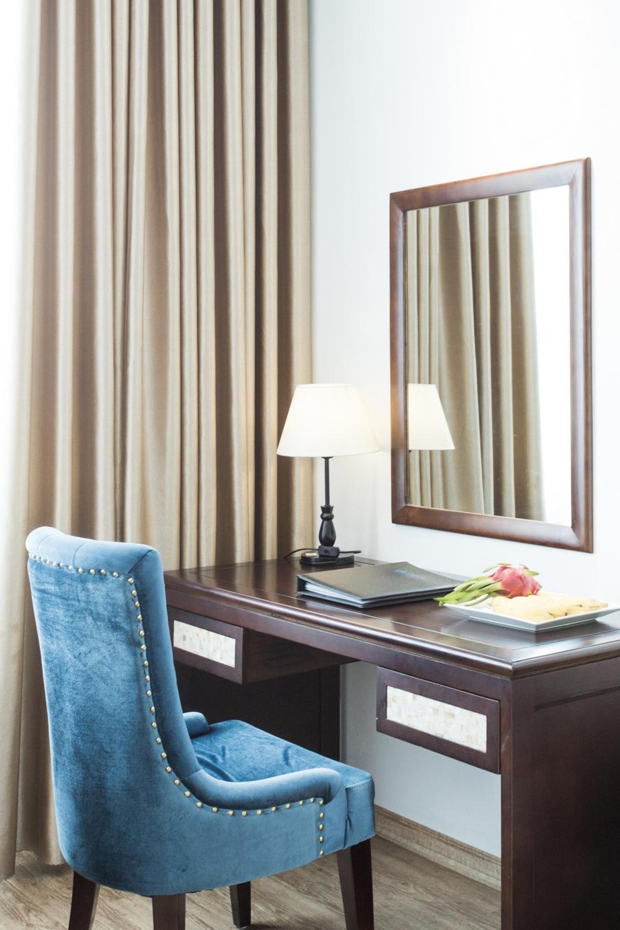 1 bedroom, premium bedding, minibar, desk