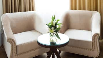 1 bedroom, premium bedding, minibar, desk