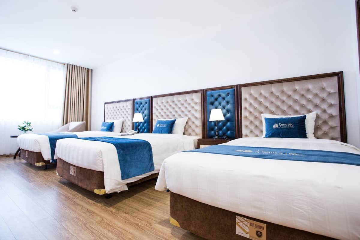 1 bedroom, premium bedding, minibar, desk
