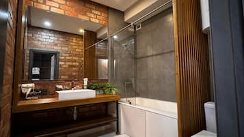 Luxury Suite | Premium bedding, down comforters, minibar, in-room safe