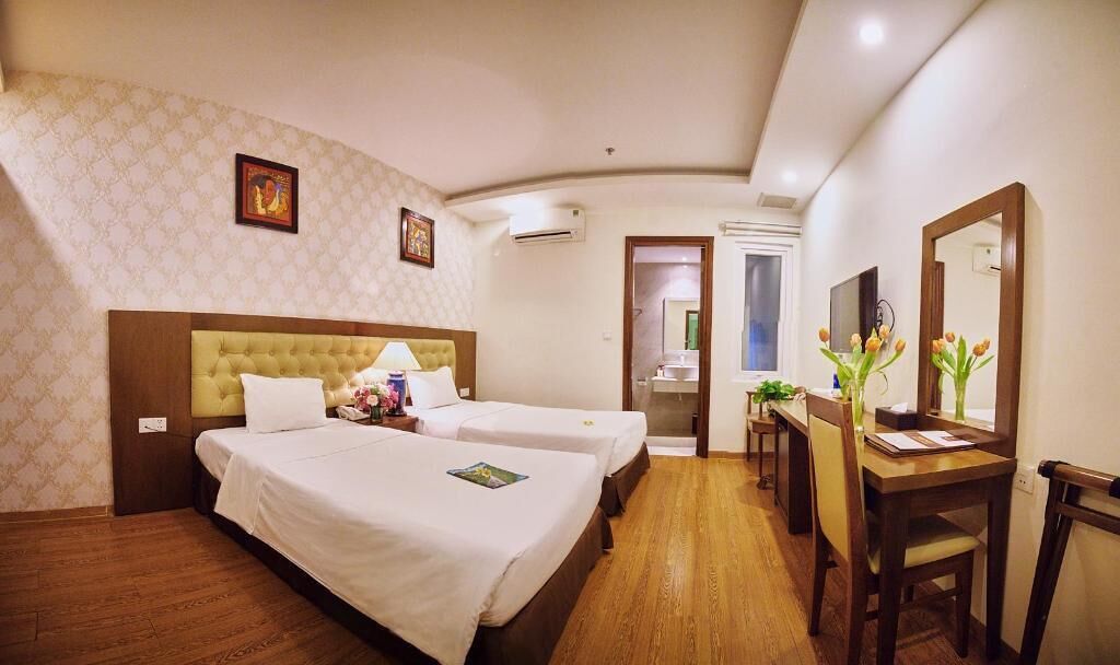 Premium bedding, pillow-top beds, minibar, in-room safe