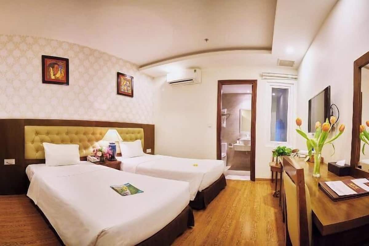 Sengetøy av topp kvalitet, senger med overmadrass og minibar