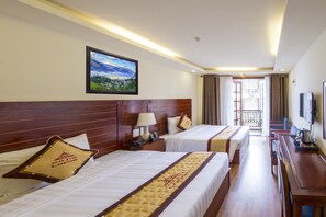 Quarto duplo luxo, 1 quarto | Frigobar, cofres nos quartos, escrivaninha, cortinas blackout