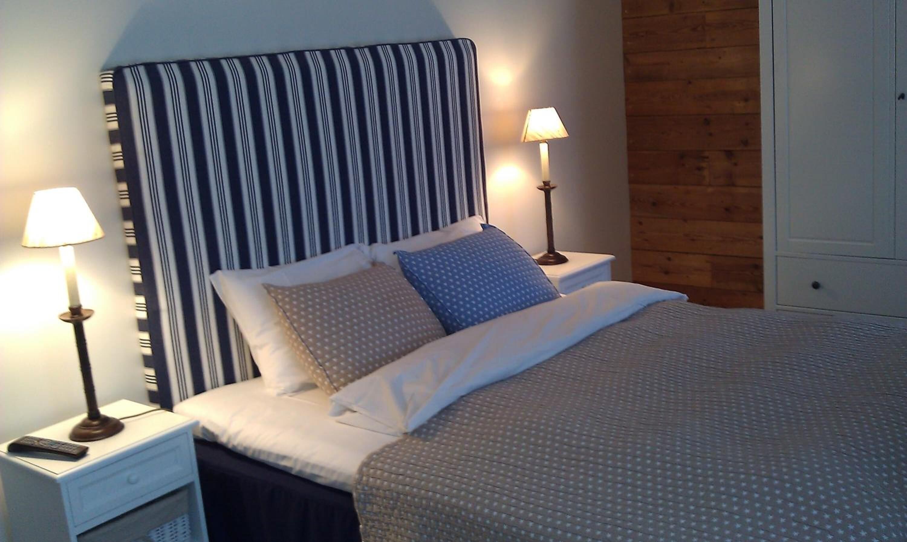 1 bedroom, pillow-top beds, minibar, desk