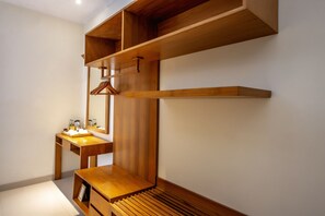 Family Room | Wardrobe - Jani's Place Cottage (Ubud)