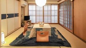 Japanese Style Townhouse | 2 bedrooms, desk, WiFi (free) - Muromachian (Kyoto)