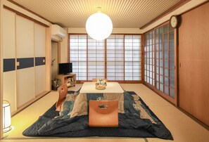 2 bedrooms, desk, free WiFi - Muromachian (Kyoto)