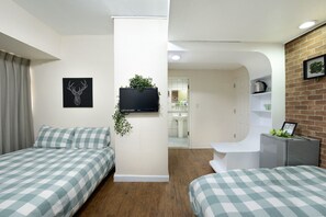 Blackout drapes, free WiFi - Ximending Florid House (Taipei)