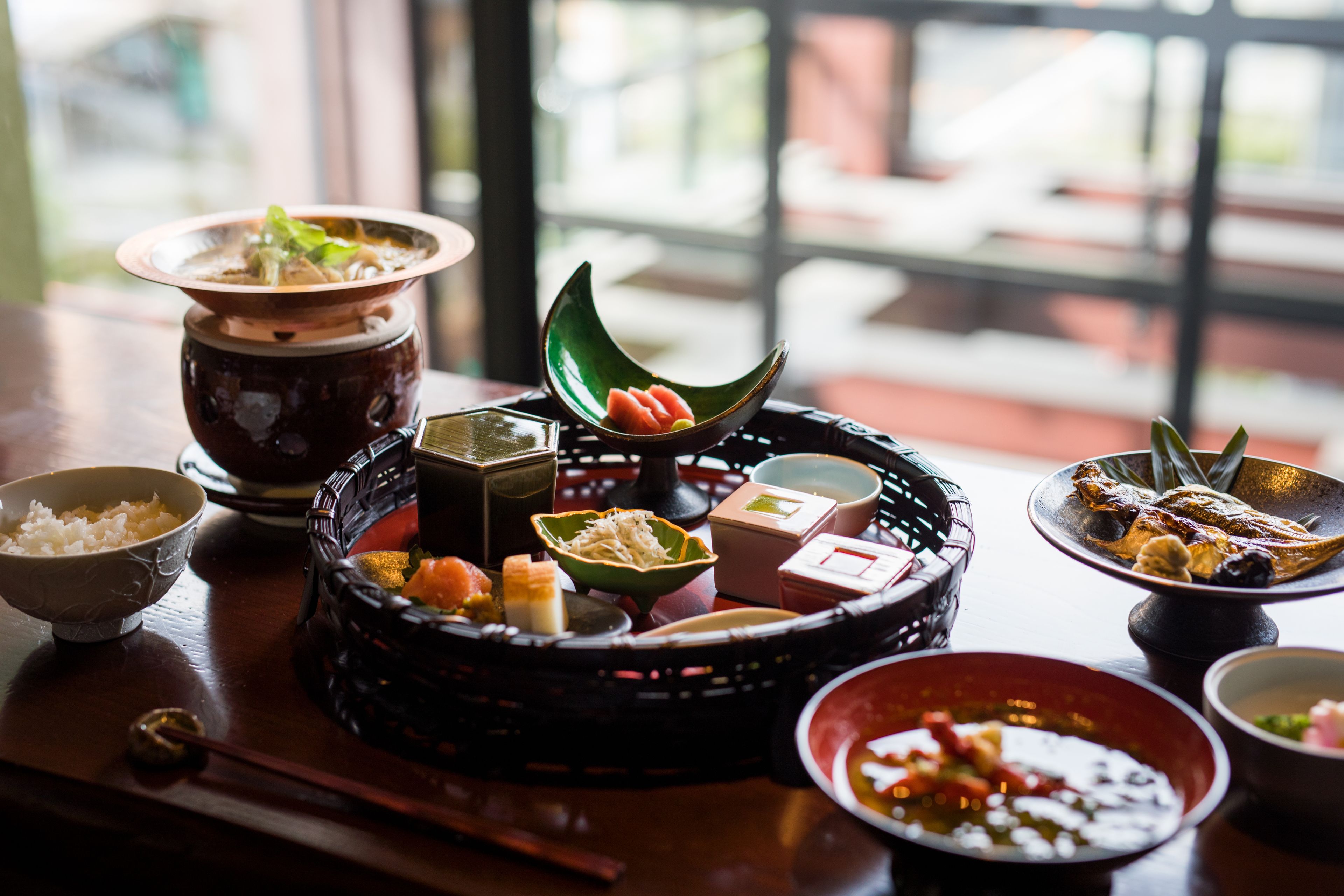 Petit déjeuner et dîner servis sur place, spécialités Cuisine japonaise