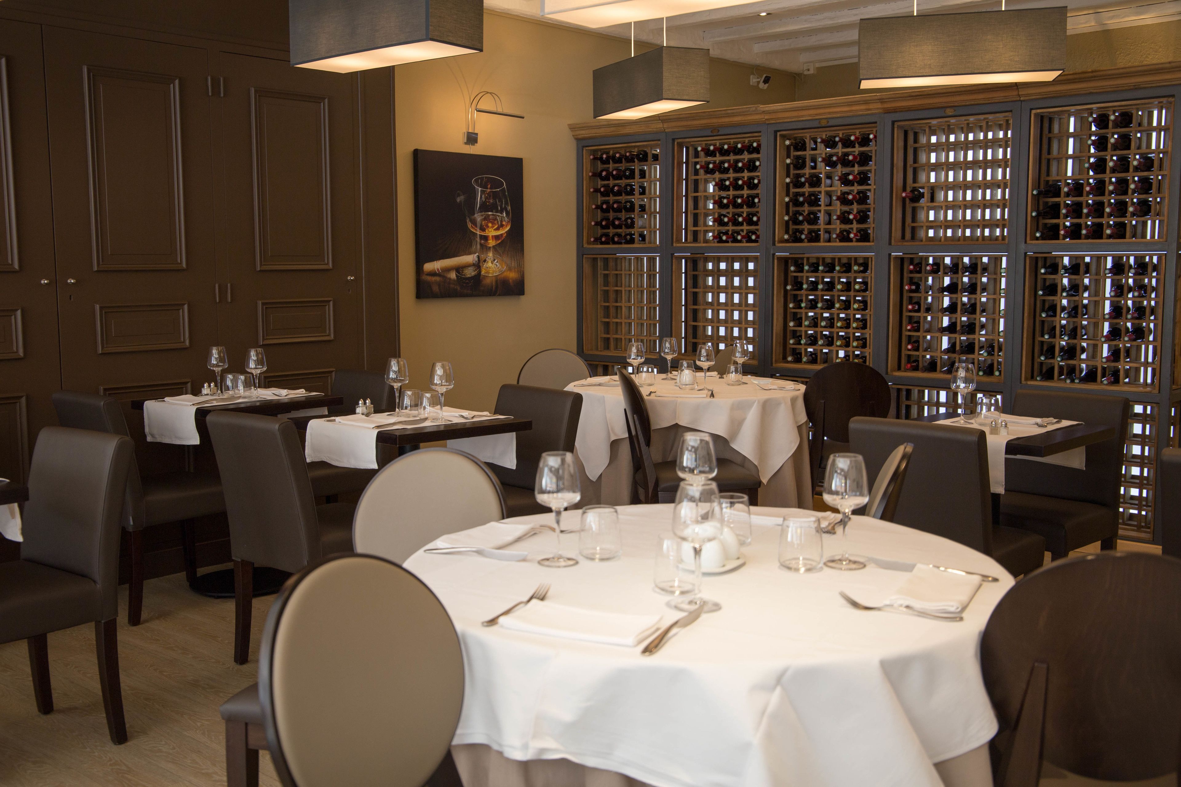 점심 식사 및 저녁 식사 제공