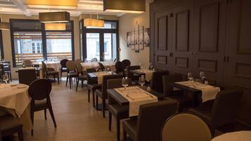 Lunch and dinner served