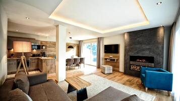 Safe på rommet, skrivebord, lydisolert og wi-fi (inkludert)