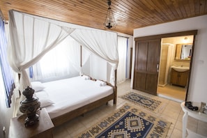 Rollaway beds, free WiFi