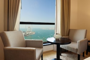 Individually decorated, individually furnished, desk, blackout curtains - HiGuests - Shams 1 (Dubai)